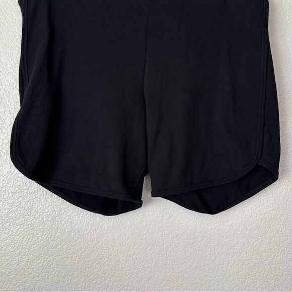 Torrid Black Signature Waist Dolphin Hem Bike Short - Picture 4 of 12